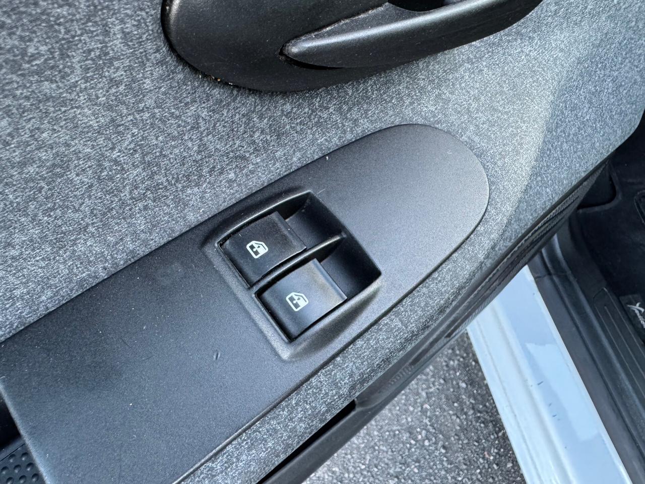 Lancia Ypsilon 1.0 FireFly 5 porte S&S Hybrid Ecochic Silver