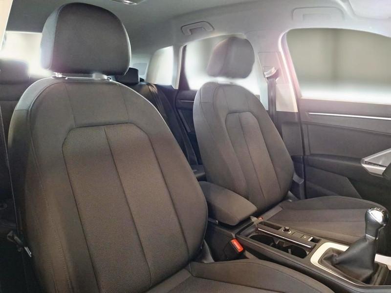 AUDI Q3 35 TDI Business
