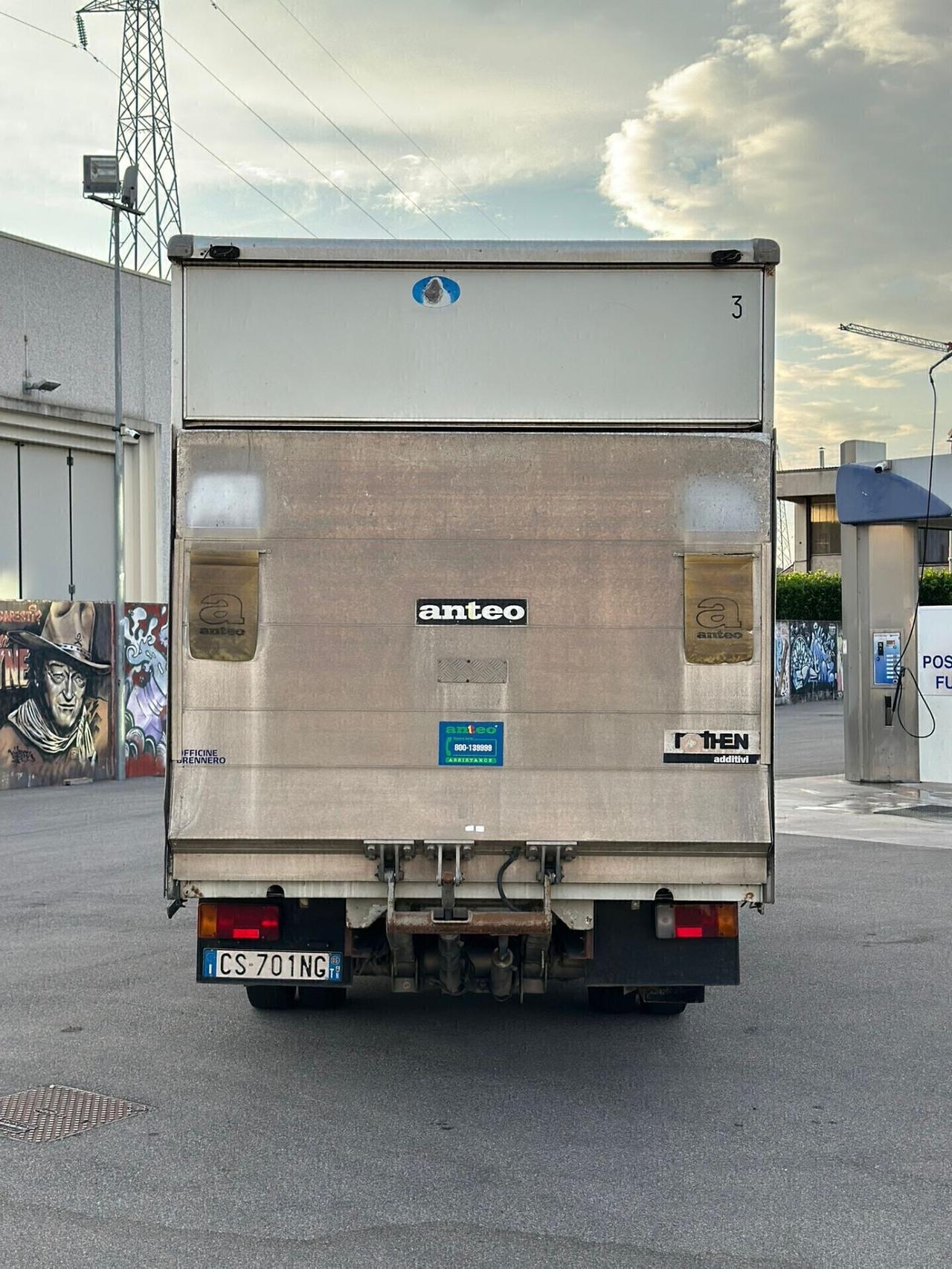 IVECO CON PEDANA IDRAULICA E ARIA CONDIZIONATA! SUPER PREZZO!
