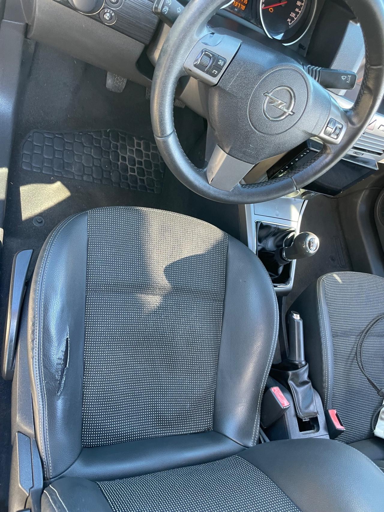 Opel Astra GTC 1.7 CDTI