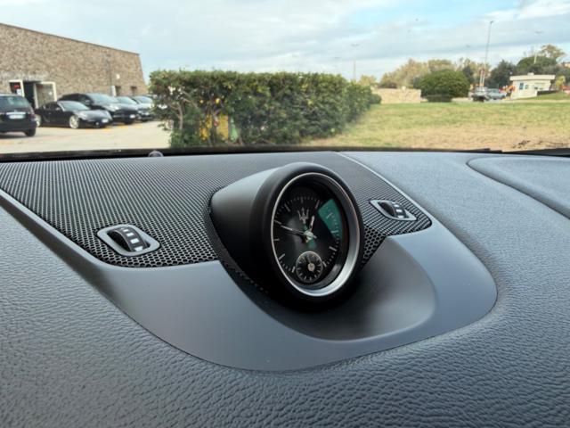 MASERATI Levante MY22 GRANSPORT+TETTO+BLACK PACK+PINZE GIALLE