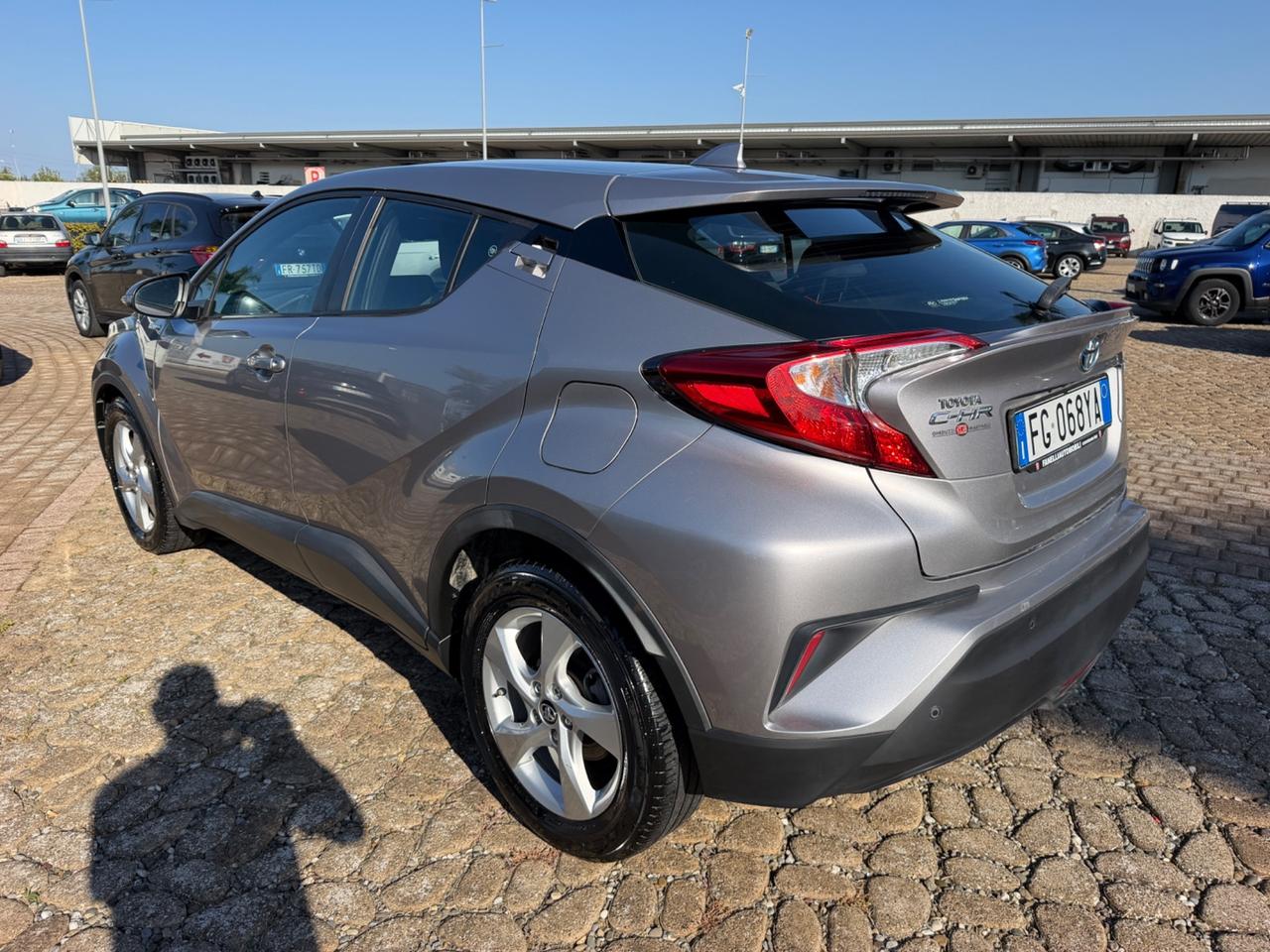 Toyota C-HR 1.8 Hybrid E-CVT Business