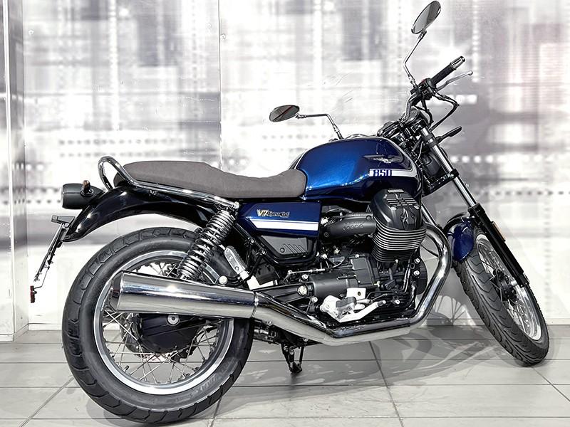 Moto Guzzi V7 Special Anniversario