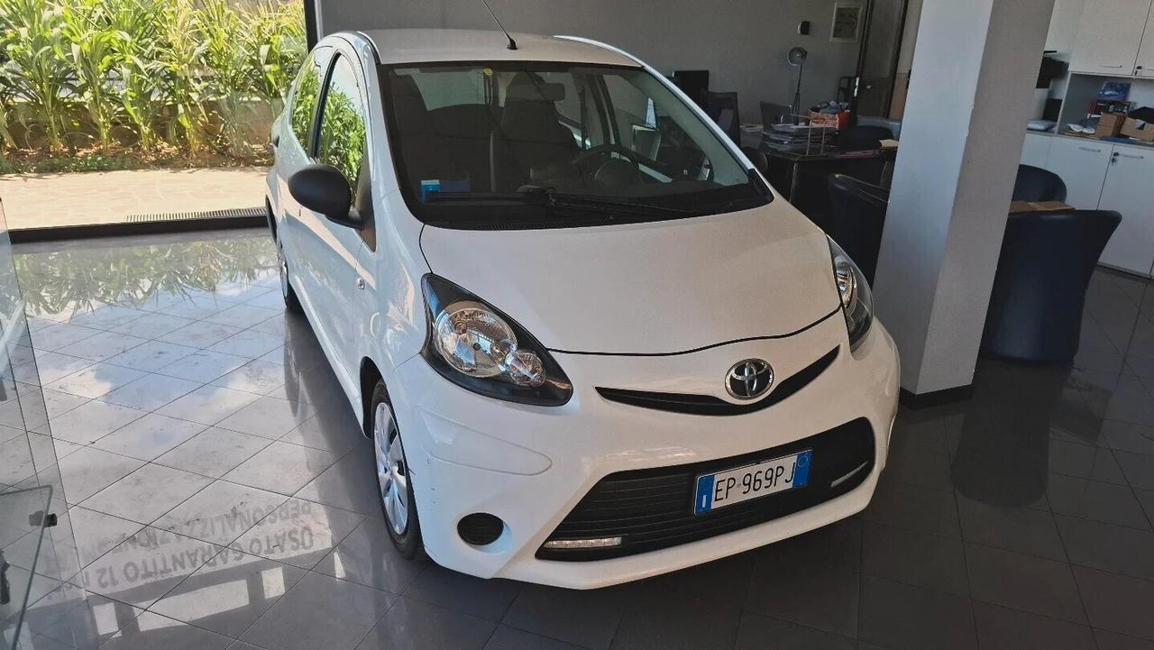 Toyota Aygo 1.0 12V VVT-i 5 porte Active Connect