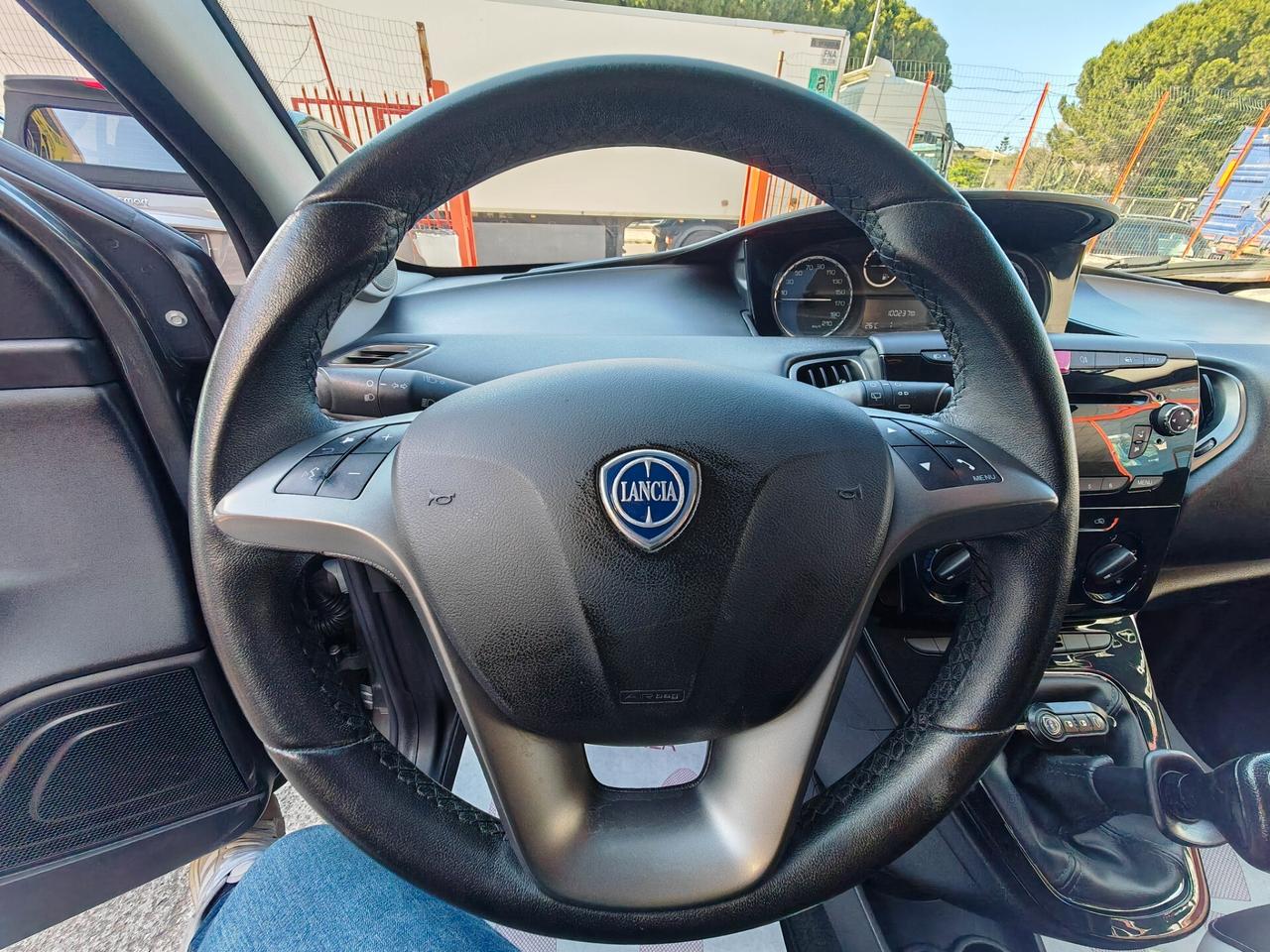 Lancia Ypsilon 1.2 benzina 11/2014 Cv69