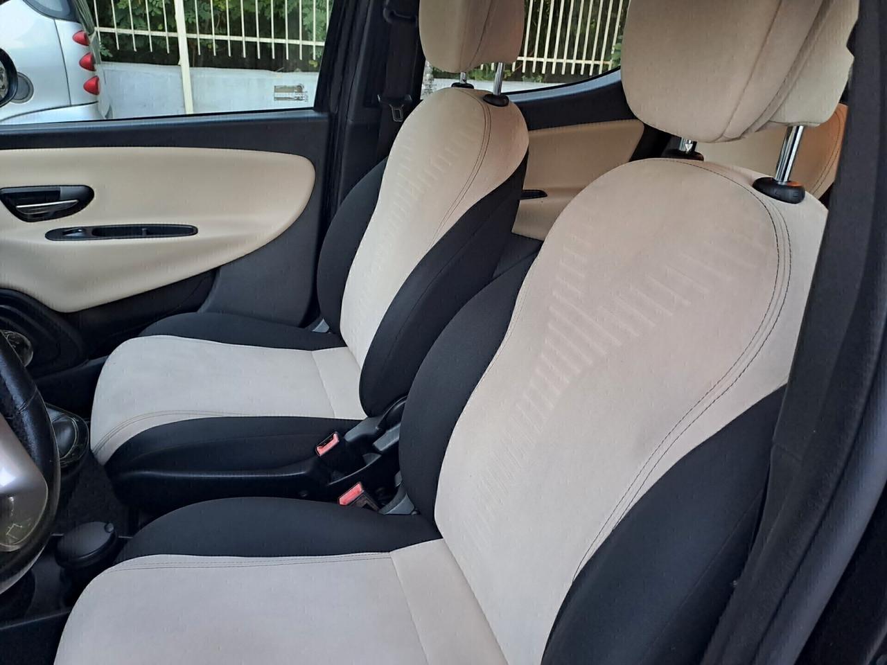 Lancia Ypsilon 0.9 TwinAir 85 CV 5 porte Metano Ecochic Gold