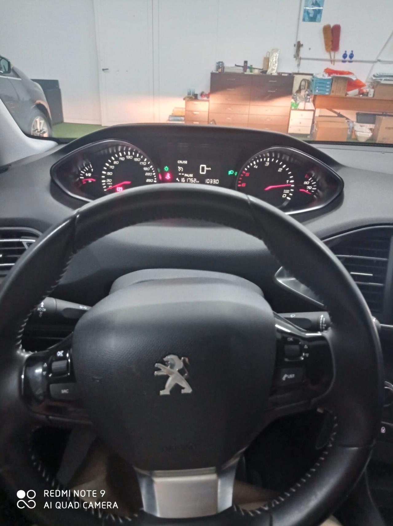 Peugeot 308 BlueHDi 150 S&S Business