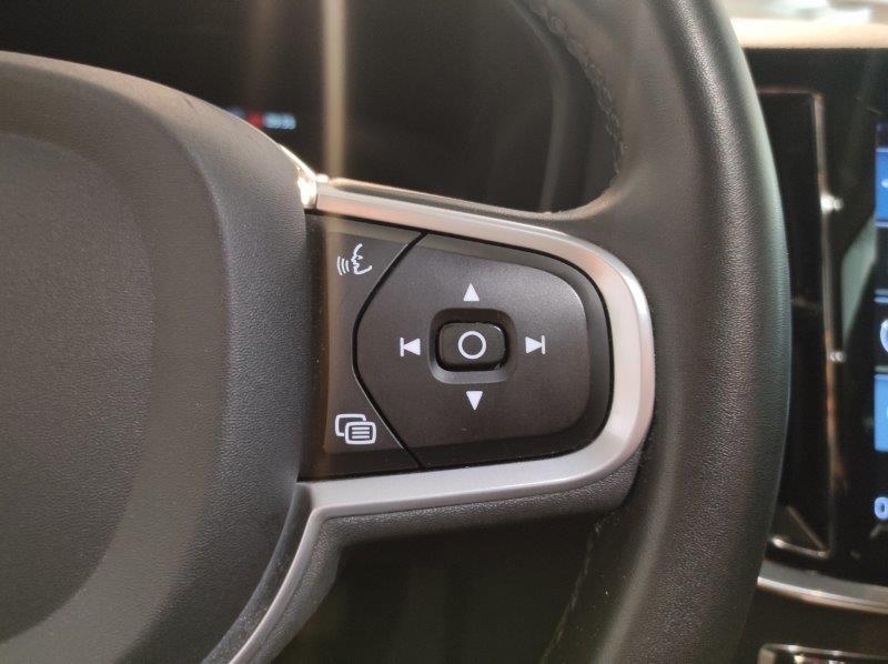 VOLVO V60 (2018-->) - V60 B4 (d) Geartronic Momentum Business