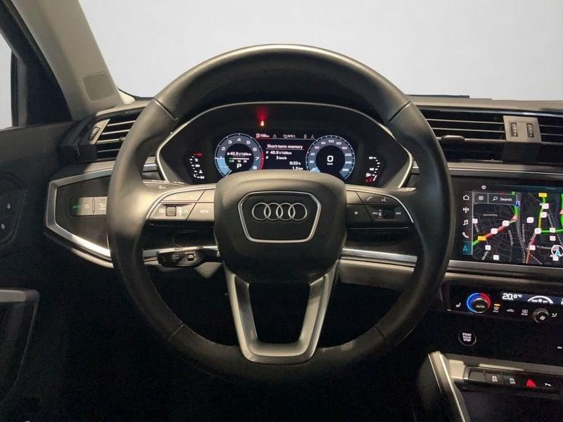 Audi Q3 35 TFSI S tronic S line Led Matrix Camera 18"