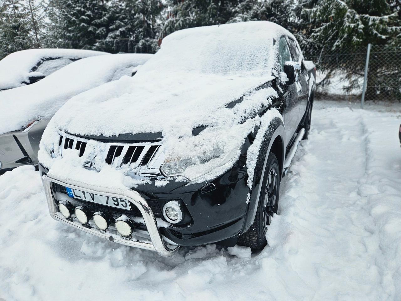 Mitsubishi L200 2.4 DI-D/181CV Double Cab Intense Hp Mivec