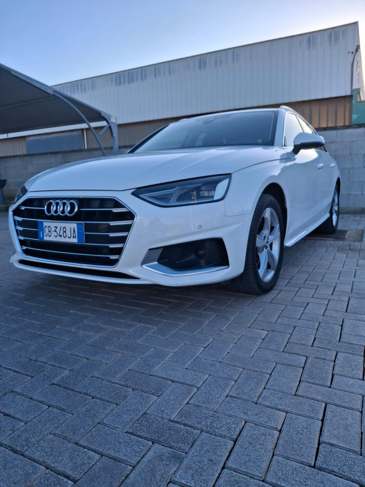Audi A4 Avant 30 TDI Business Advanced Garanzia Europea