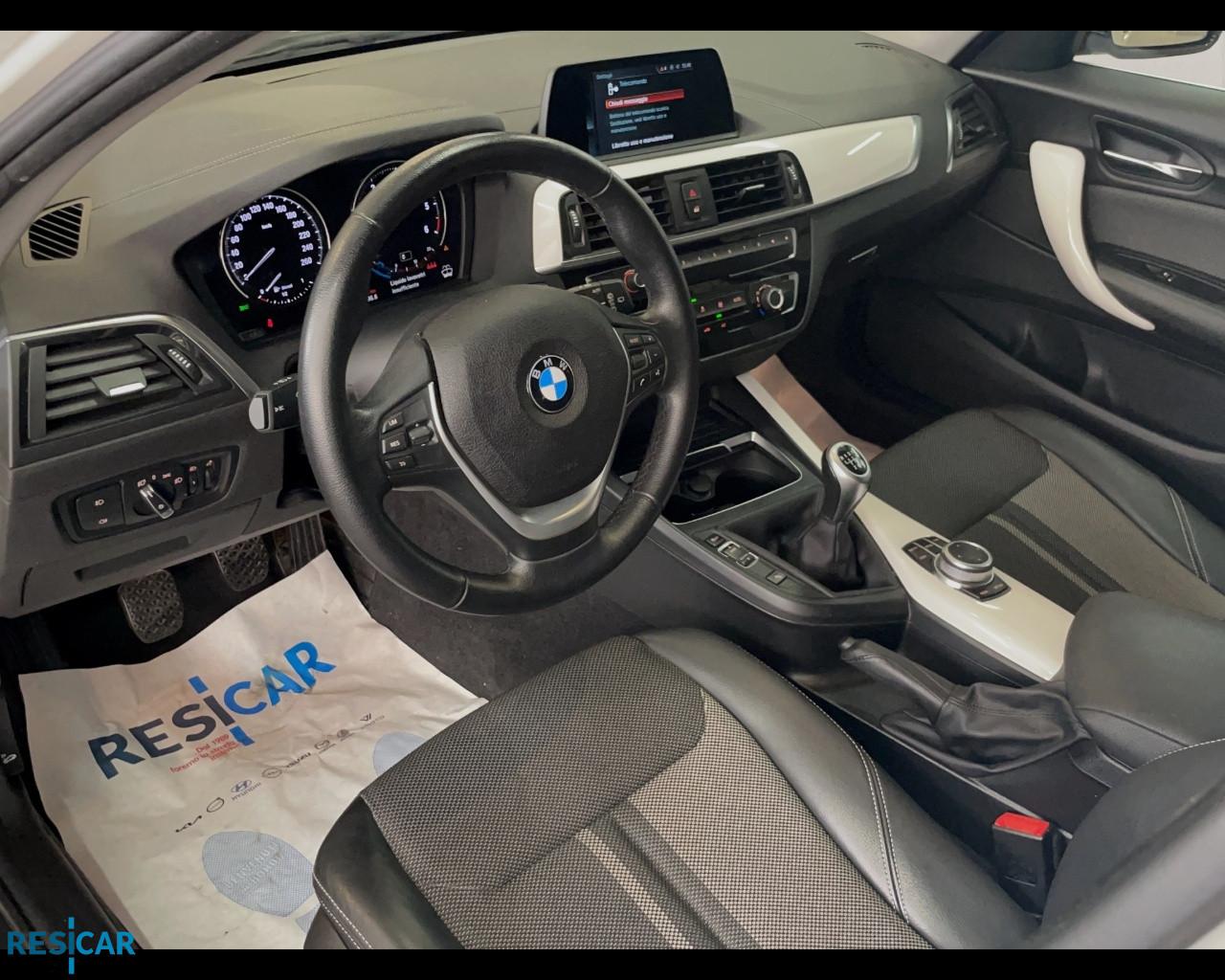 BMW Serie 1 F/20-21 2015 116d 5p Urban