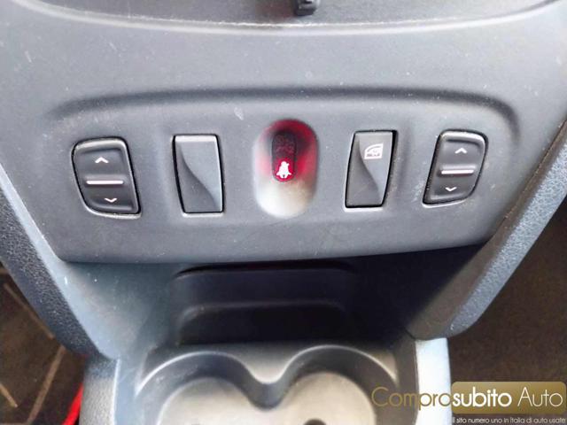 DACIA Sandero 1.2 75CV Serie Speciale Lauréate Family