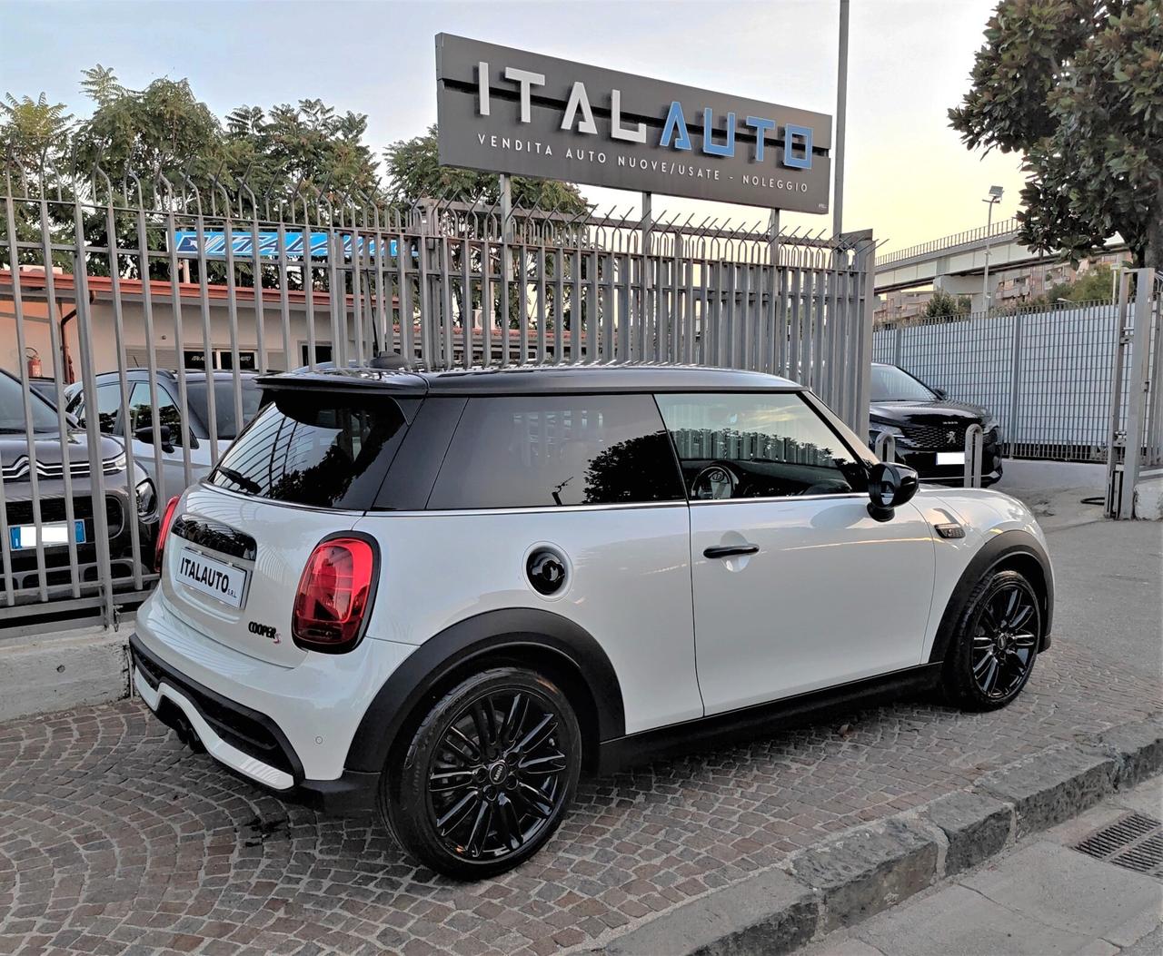 Mini 2.0 Cooper S Essential