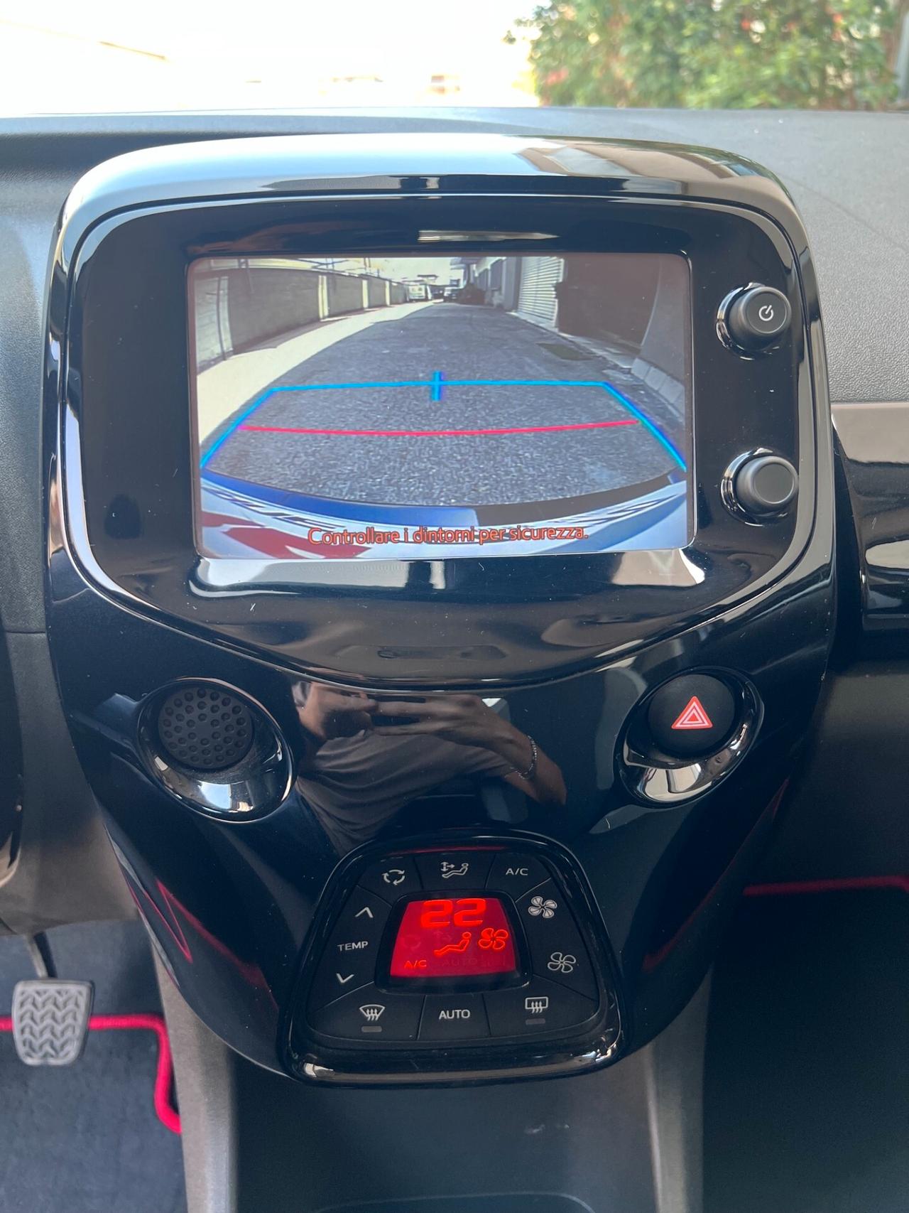 Toyota Aygo 5pt 1.0 72cv X-PLAY CLIMA/TELCAMERA/15; PERFETTA!!