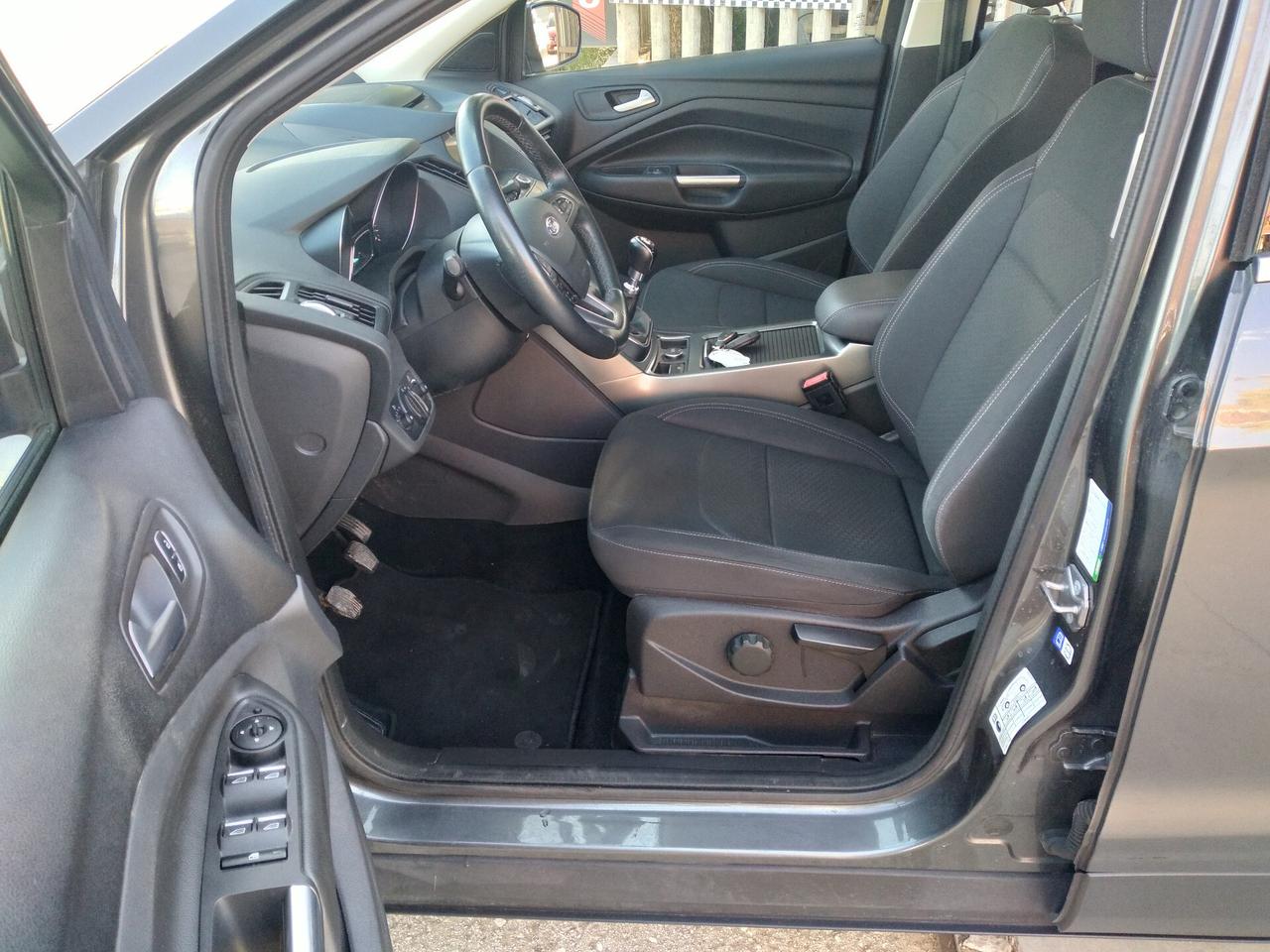 Ford Kuga 1.5 TDCI 120 CV S&S 2WD Titanium