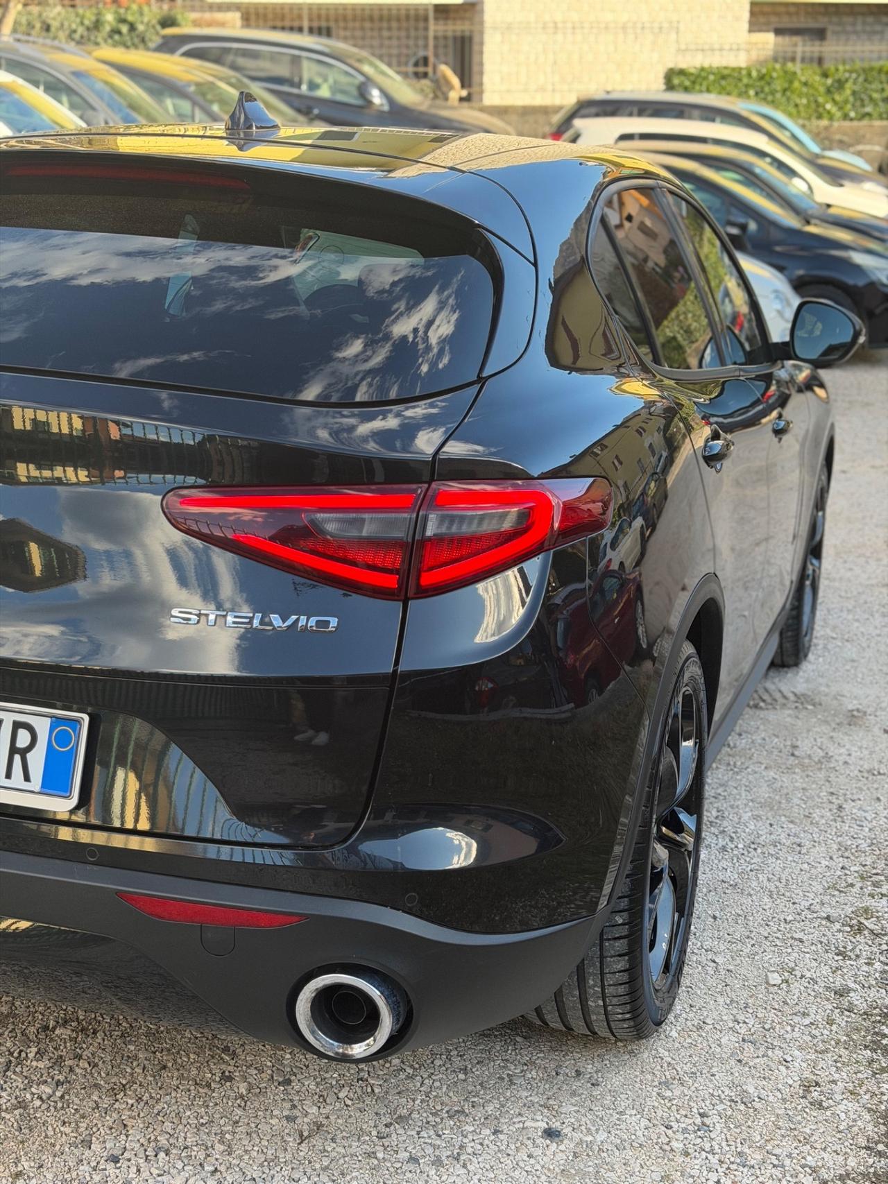 Alfa Romeo STELVIO 2.2d AT8 SUPER FULLOPT UNICOPR