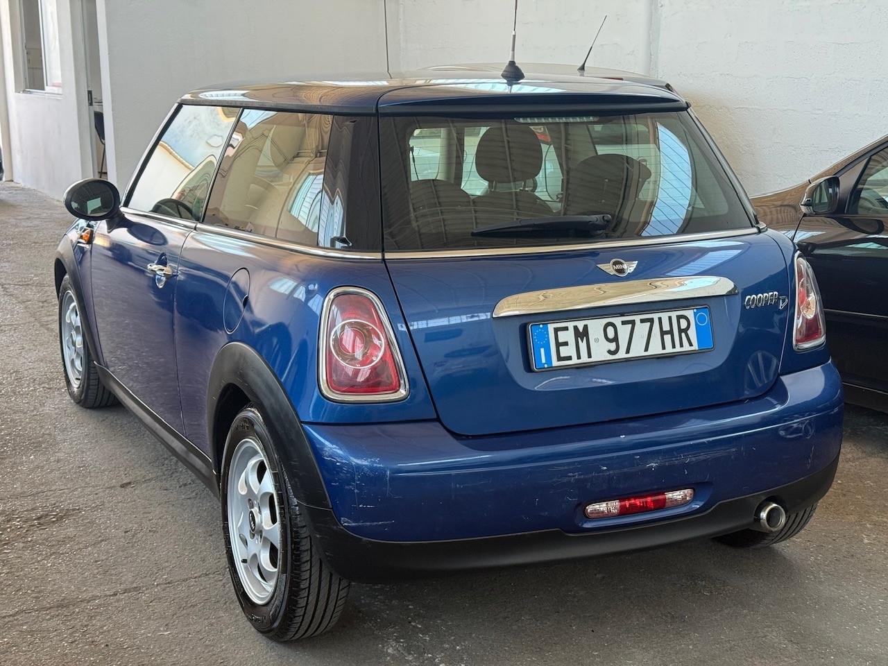 Mini Cooper D 2.0 110cv Automatica