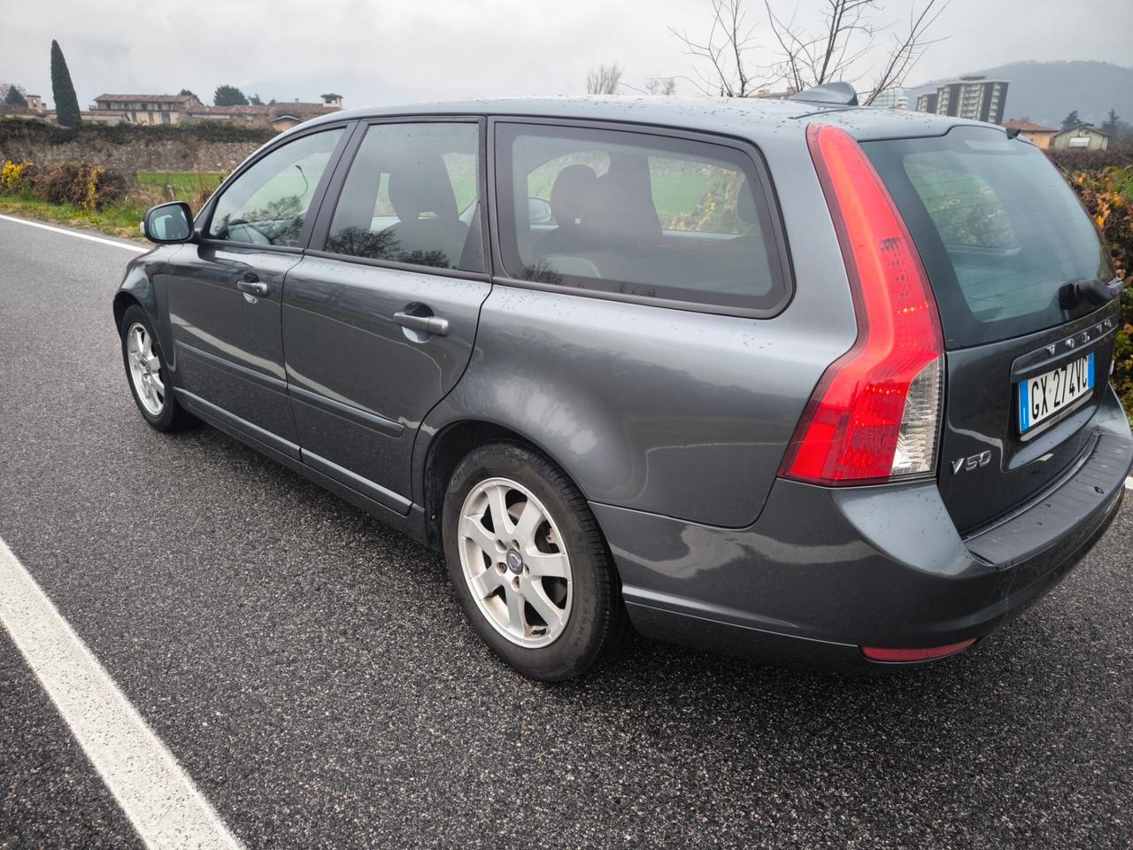 VOLVO V50 SW 1,6 D2 OK NEOPATENTATI