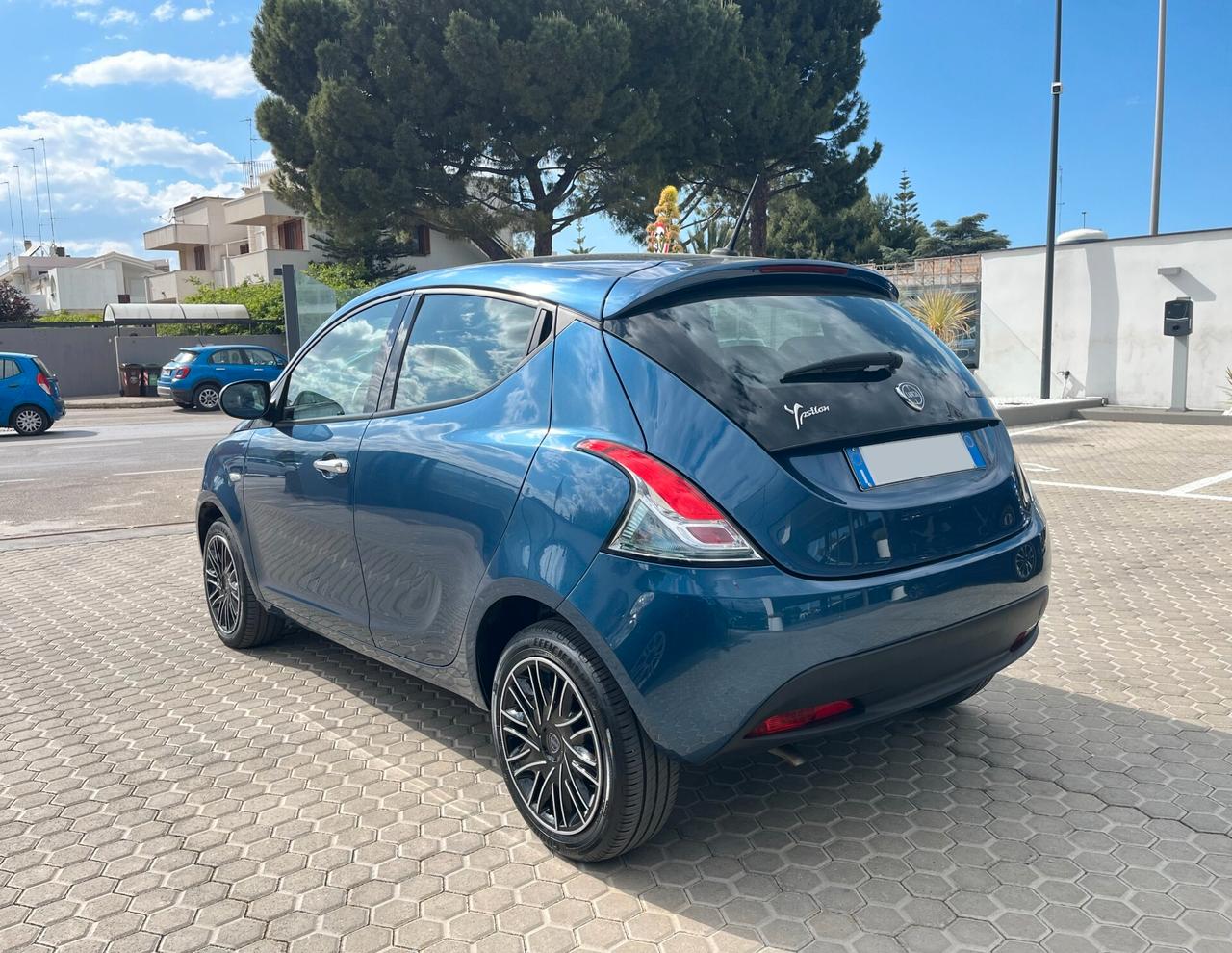 Lancia Ypsilon 1.0 FireFly 5 porte S&S Hybrid Silver Plus