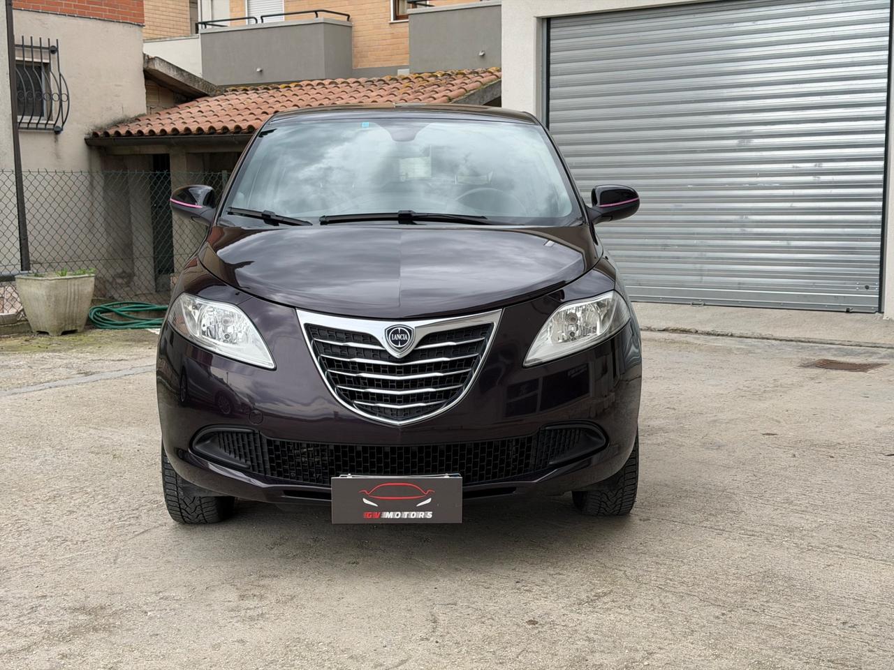 Lancia Ypsilon 0.9 TwinAir 85 CV 5 porte Metano Ecochic Elefantino