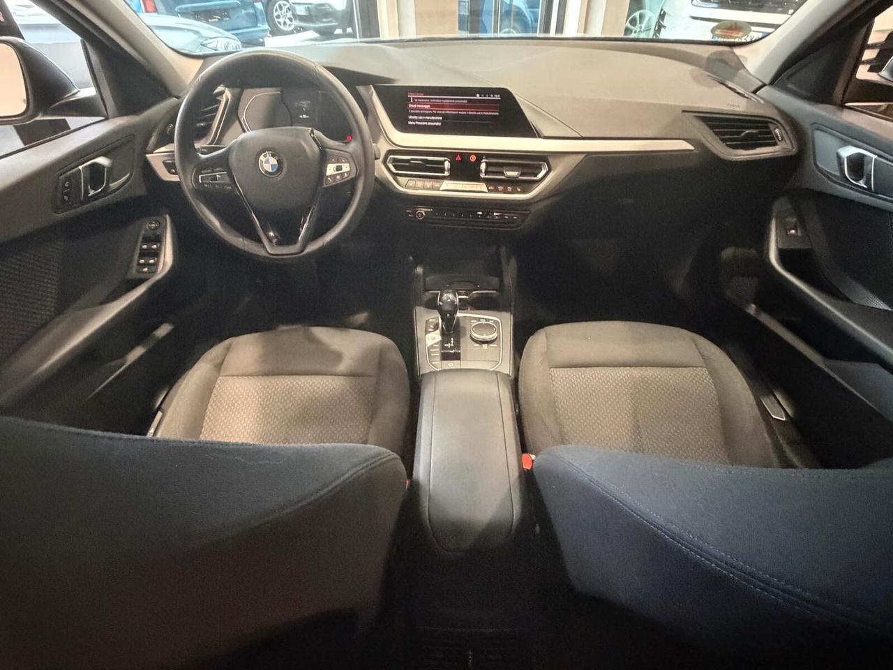 Bmw 118 118d 5p. Business Advantage
