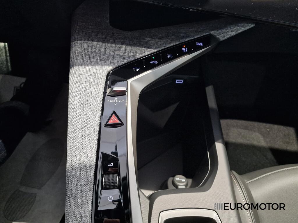 Peugeot 3008 1.2 Hybrid Allure e-DCS6