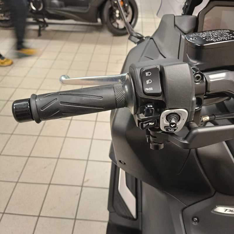 Yamaha T-Max 560 - 2025