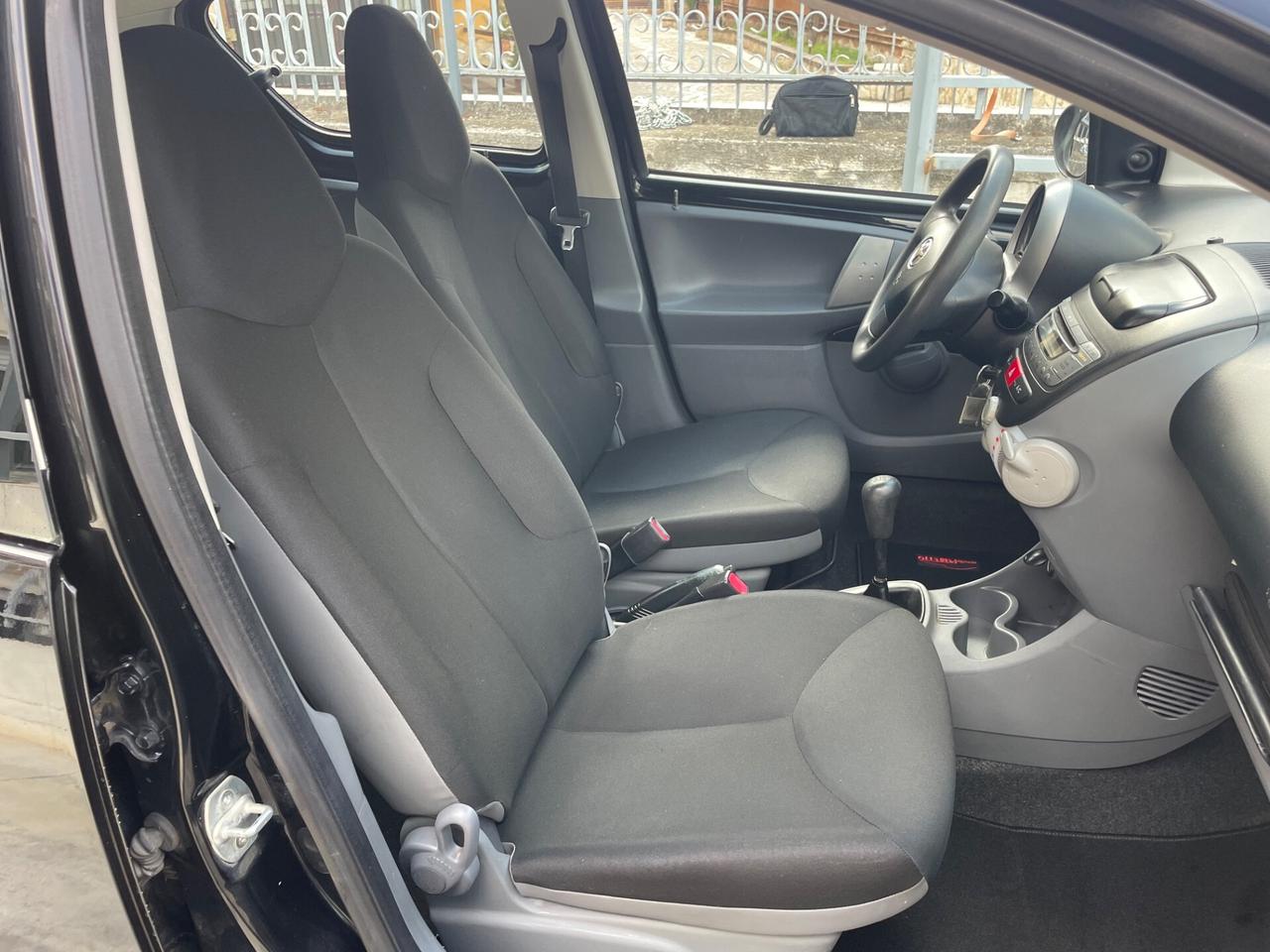 Toyota Aygo 1.0 12V VVT-i 5 porte Sol Connect