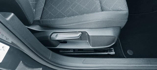 VOLKSWAGEN Golf 1.0 TSI EVO Life..anche per neopatentati