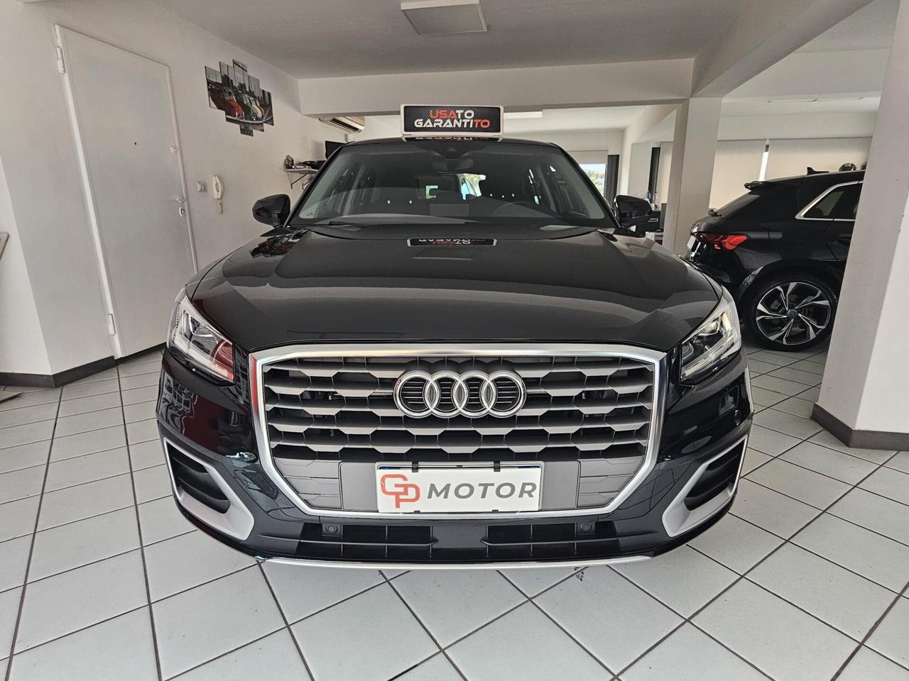 Audi Q2 35 TDI S tronic Identity Black