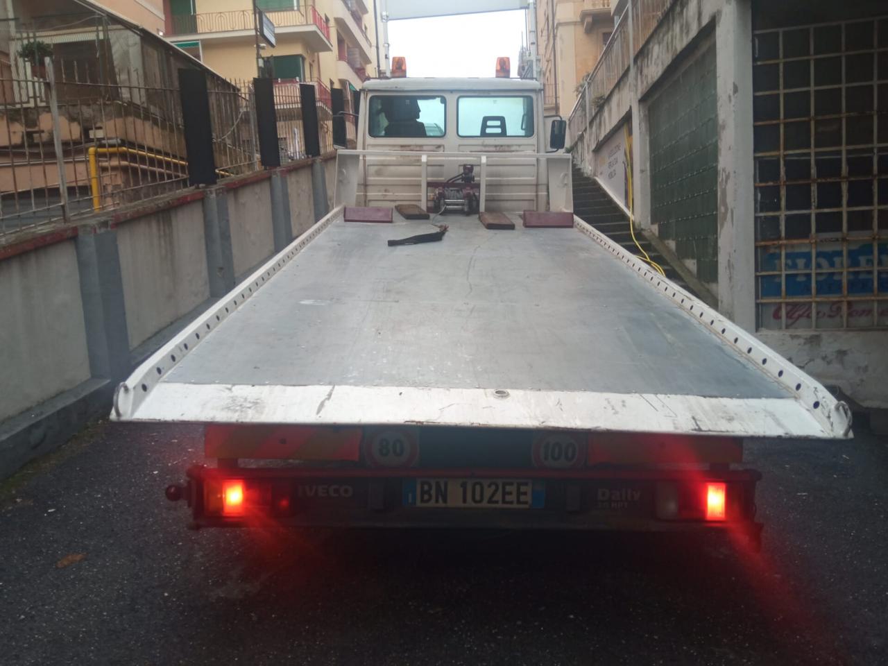 Carro Attrezzi IVECO 2.8cc PATENTE C - IVA ESPOSTA - PORTATA 28 QUINTALI