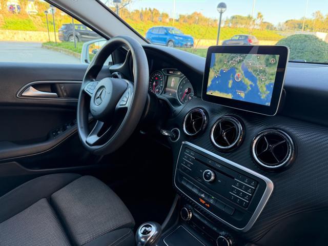 MERCEDES-BENZ GLA 180 PACK NIGHT+NAVI+FULL LED+R.CAM+PORT.ELETTRICO