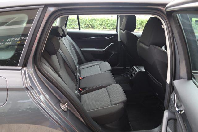 SKODA Octavia 2.0 TDI EVO SCR DSG Wagon UniPro ACC Radar LED Nav