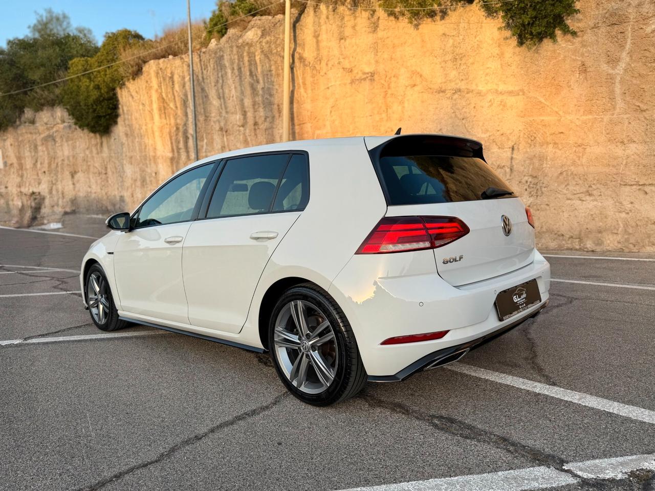 Volkswagen Golf 7.5 R-LINE/2.0 TDI 150 CV/CAR PLAY/17"