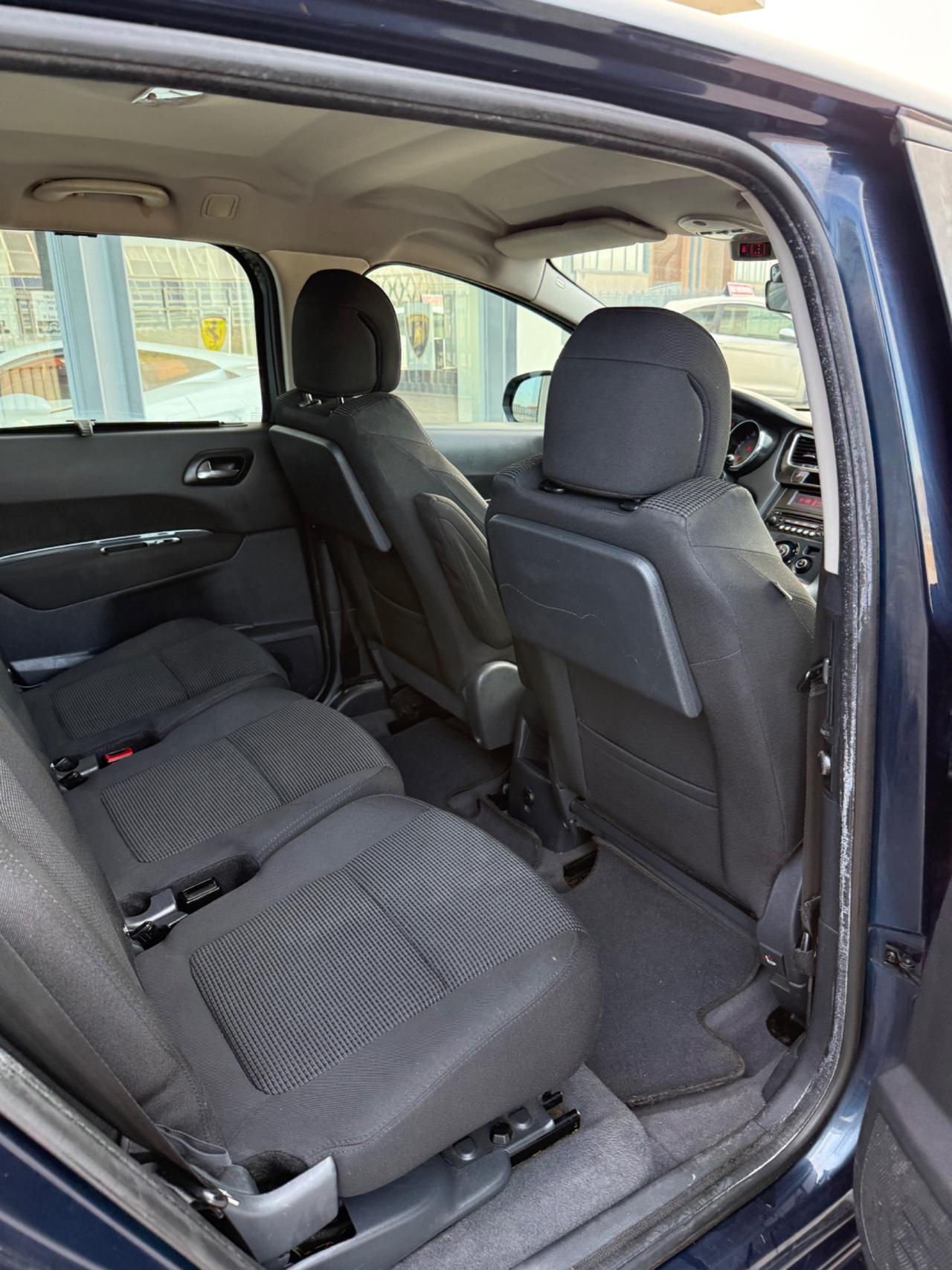 Peugeot 5008 2.0 HDi 150CV Business