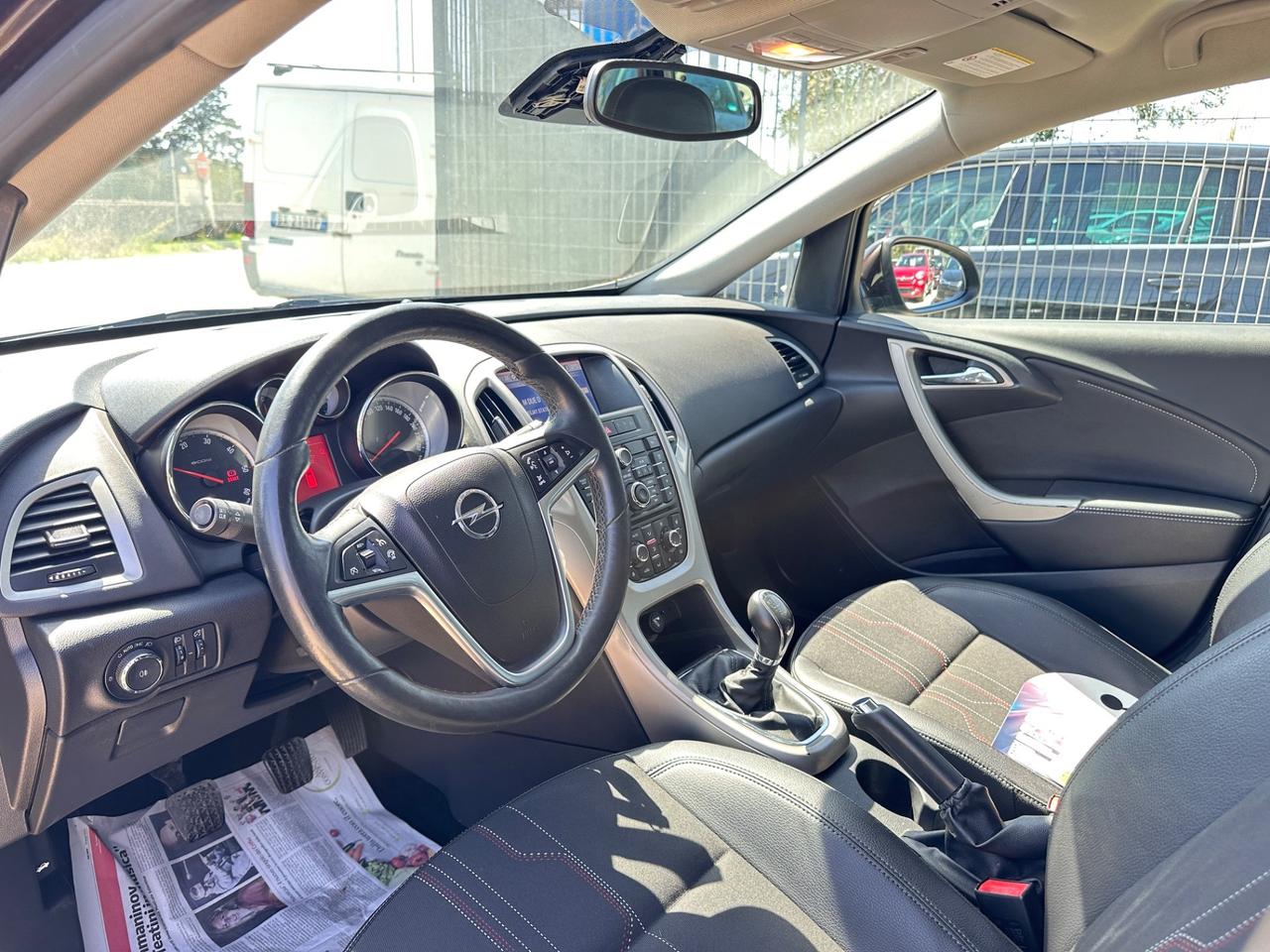 Opel Astra Sports Tourer 110th-2012