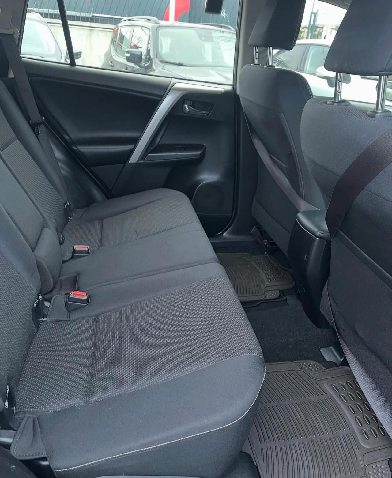 Toyota RAV 4 2.0 D-4D 2WD 143cv
