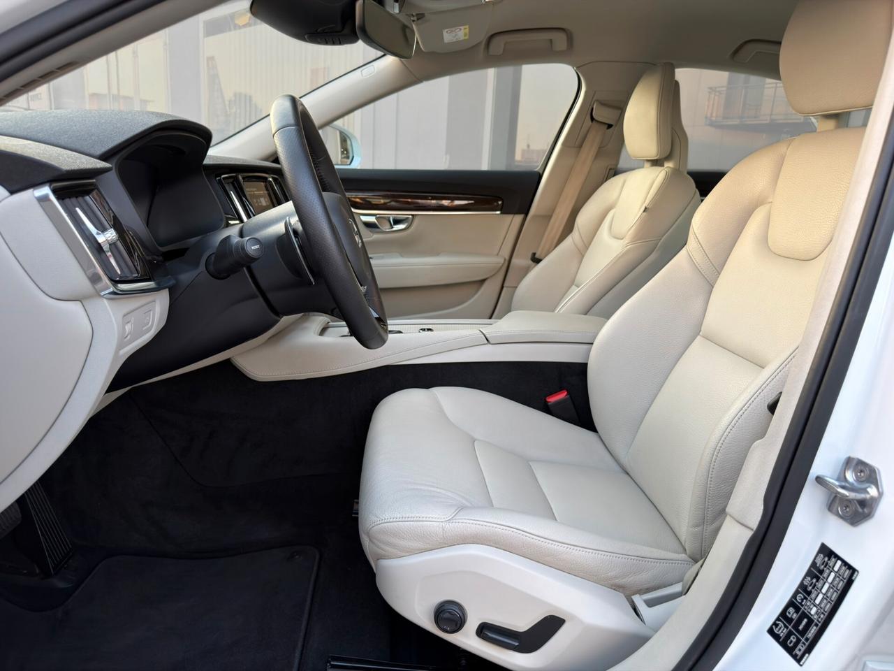 Volvo S90 D5 AWD Geartronic Momentum