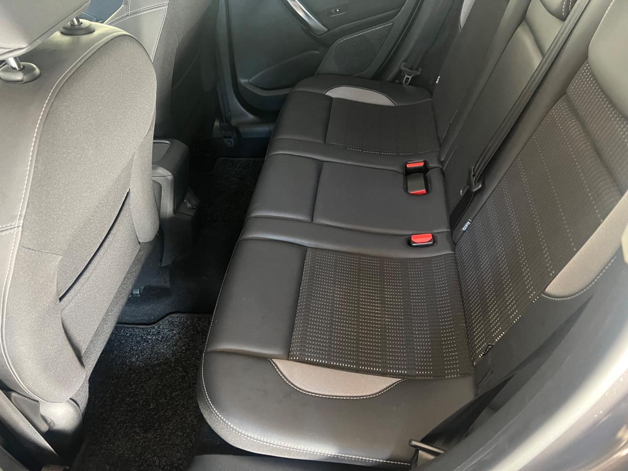 Peugeot 2008 PureTech Turbo 110 S&S Black Matt