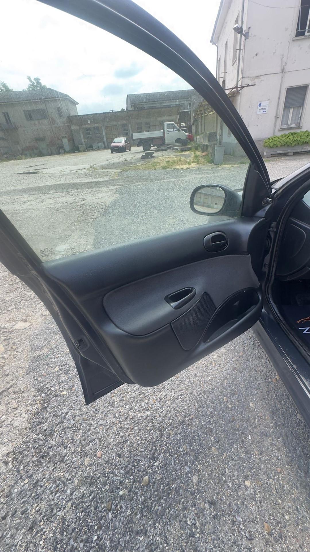 Peugeot 206 PLUS GPL fino 2031