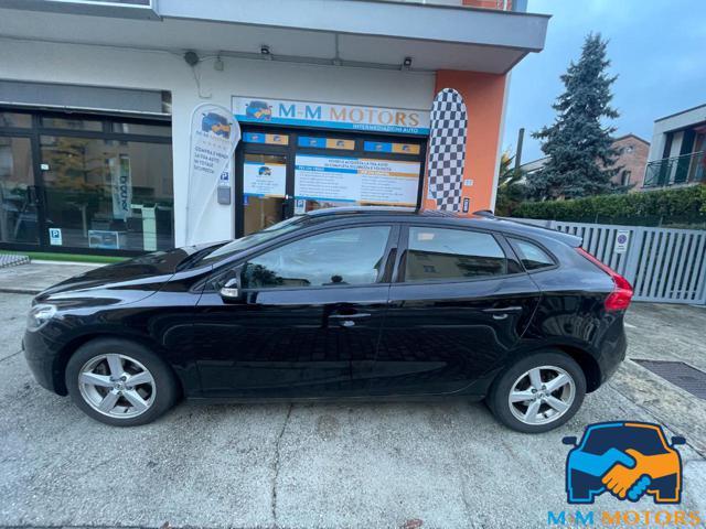 VOLVO V40 Kinetic con 12 mesi garanzia