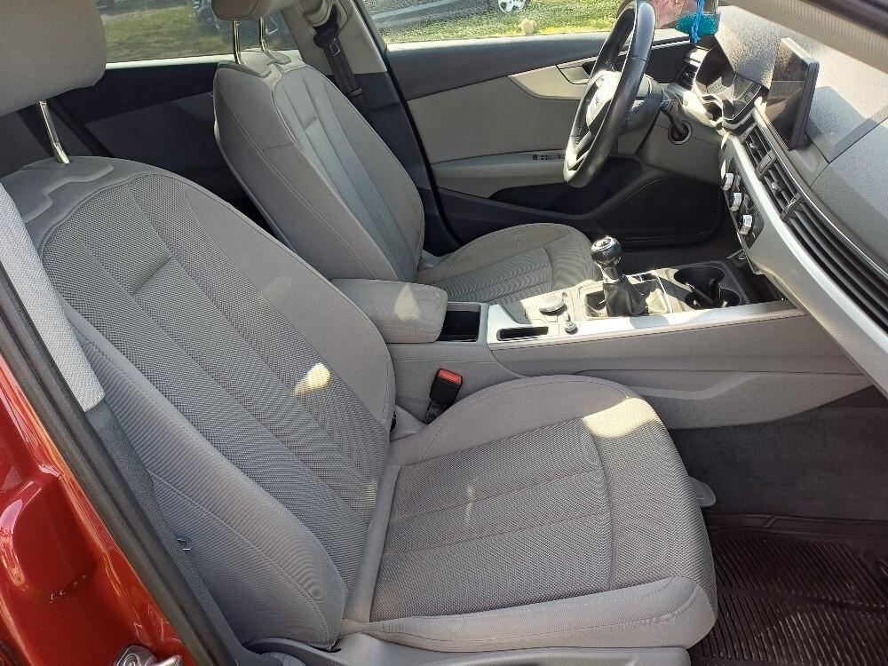 Audi A4 Avant 2.0 TDI 150 CV 2017 Incidentata