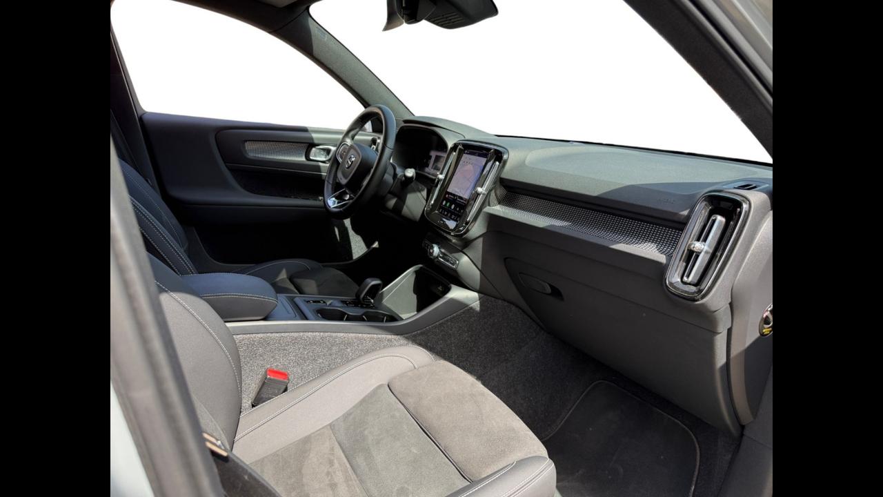 VOLVO XC40 Core B3 AUT