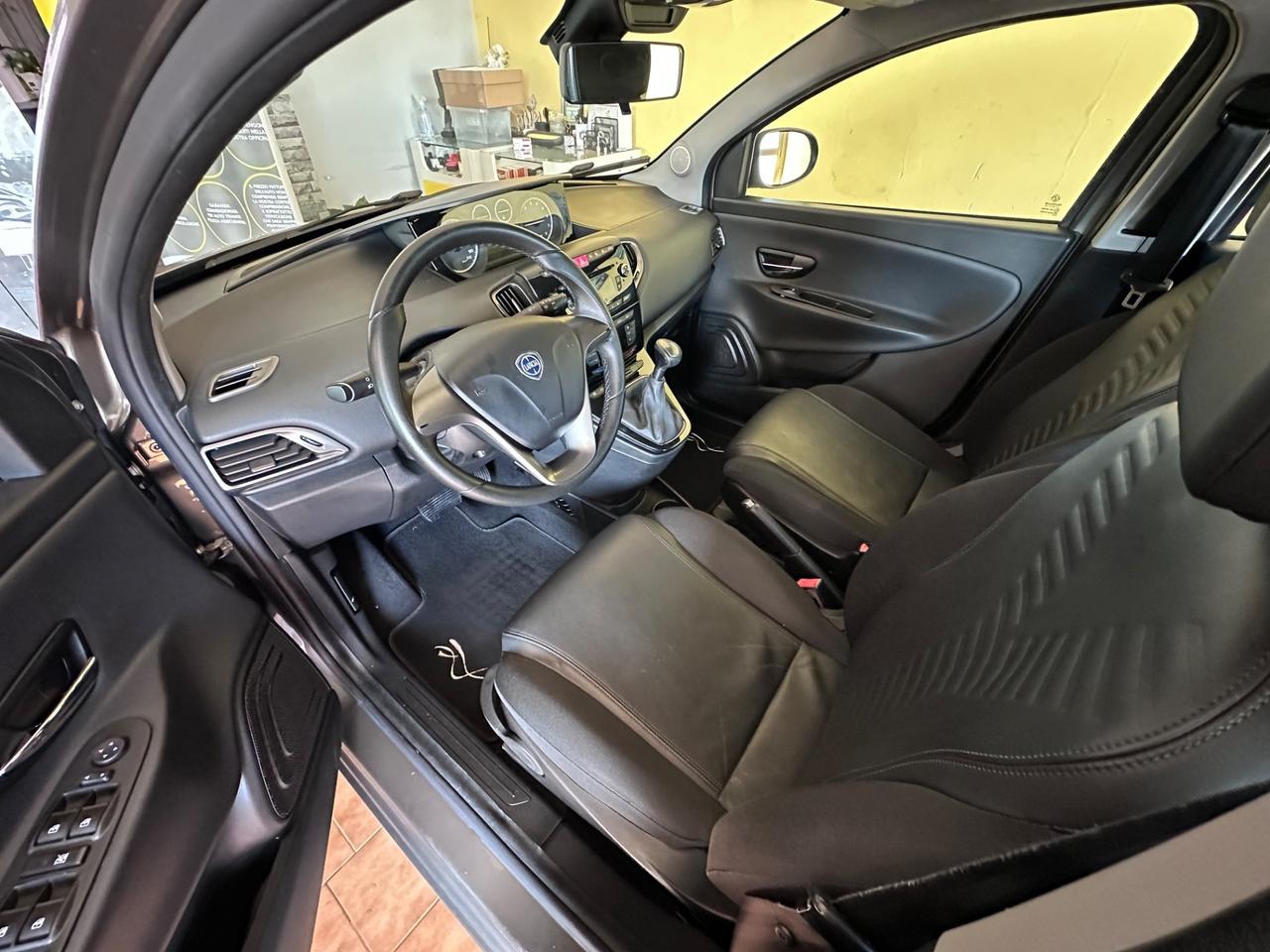 Lancia Ypsilon 900benz. Cambio automatico