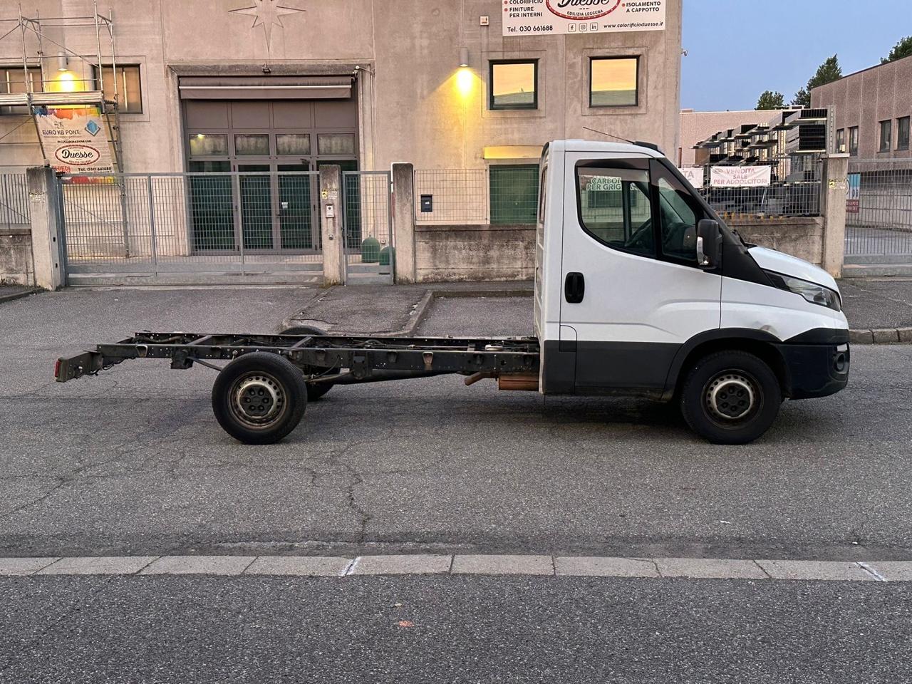 Iveco a telaio con motore rotto