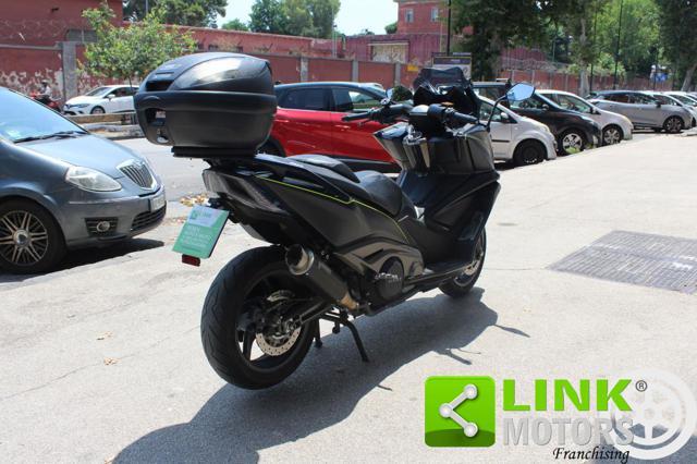 KYMCO AK 550 .