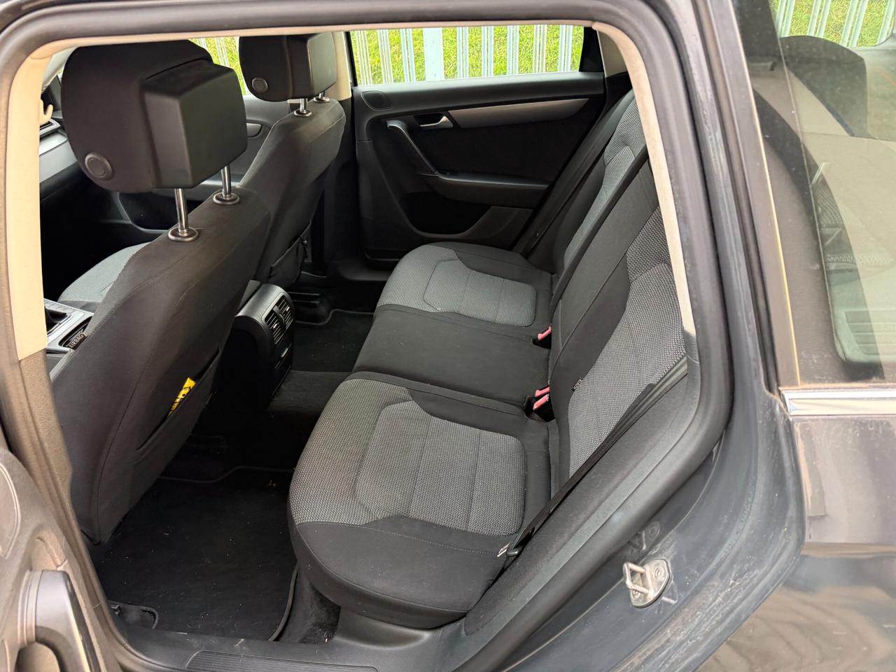 Volkswagen Passat 2.0 TDI Comfortline BlueM. Tech.