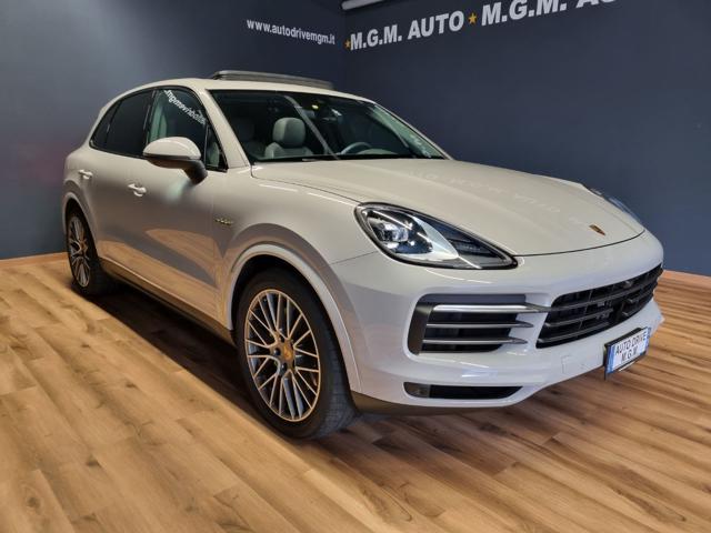PORSCHE Cayenne 3.0 V6 E-Hybrid Platinum Edition