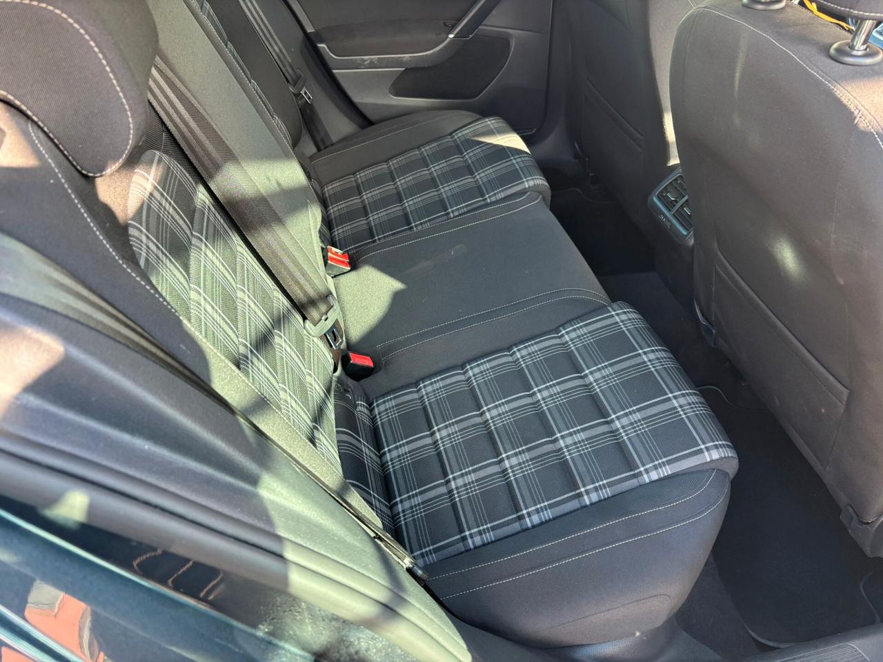 Volkswagen Golf GTD 2.0 TDI 5p. Business BlueMotion Technology